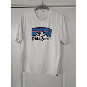 Patagonia Mens Capilene Cool Daily‎ Graphic T-Shirt White Mountain Logo